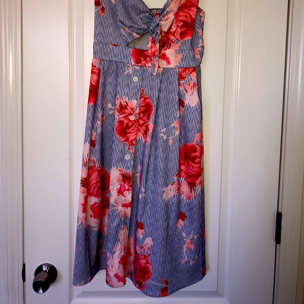 Peak-a-boo tie front strappy dress